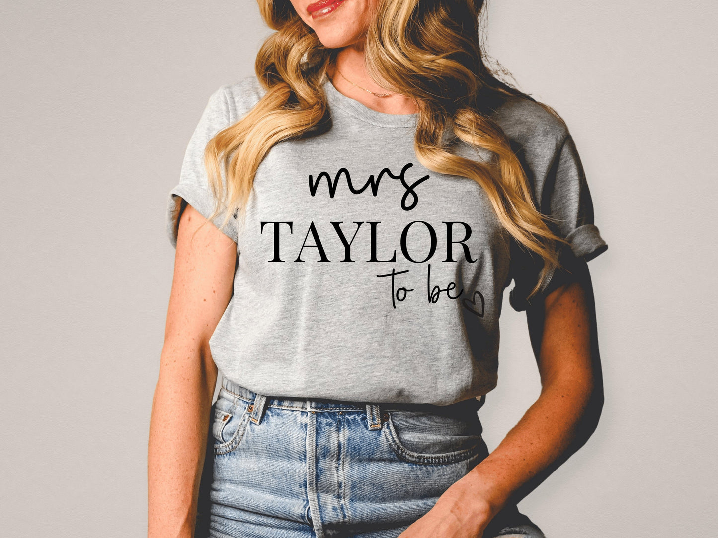 Personalised Mrs to Be T-Shirt/ Gift for Bridesmaid/ Will You Be My Bridesmaid Proposal Present/ Short Sleeve/ Hen Party Gift T Shirt