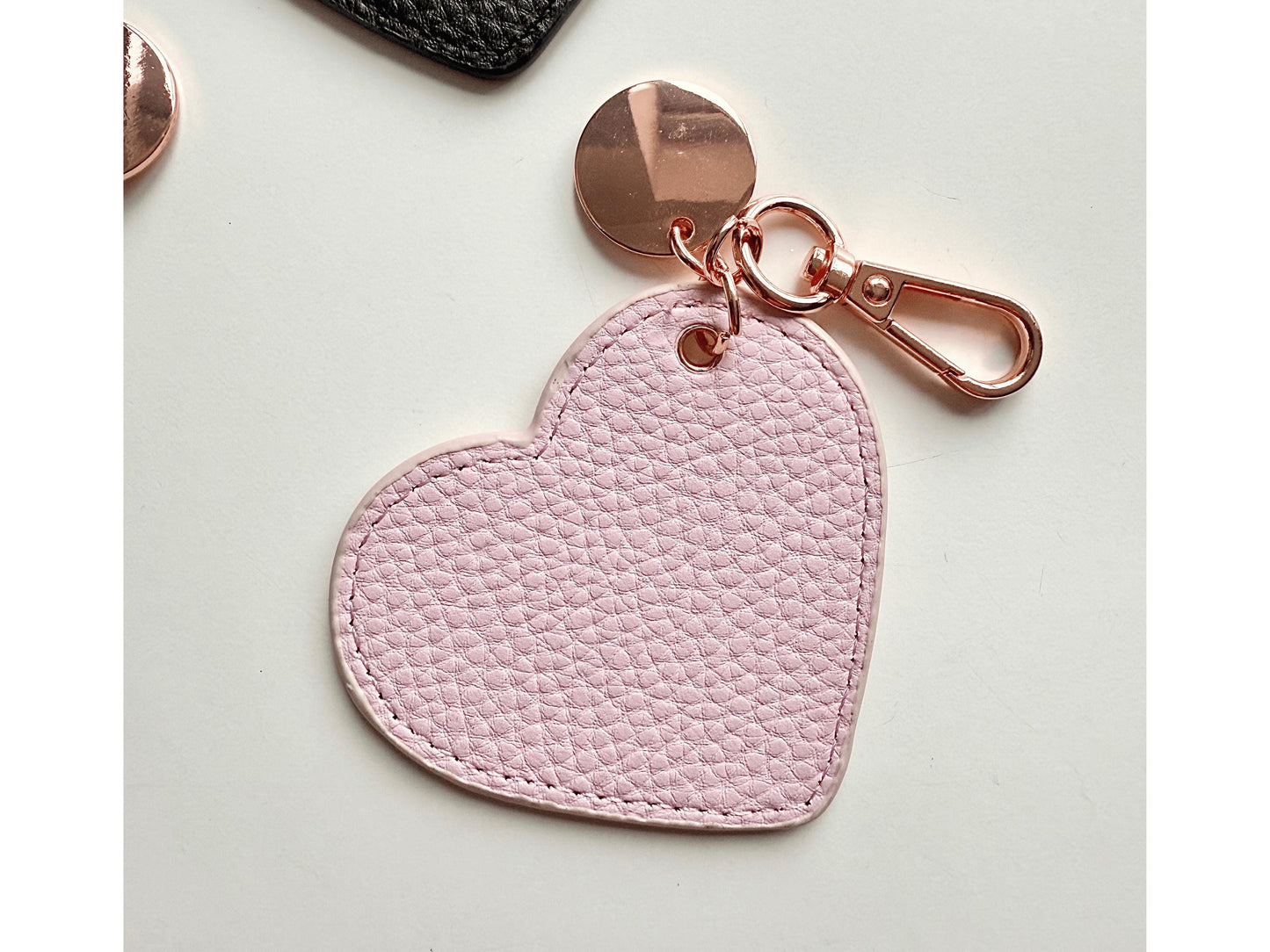 Custom Wifey Heart Keyring/ Hen Party Key Clip/ Bridal Shower Faux Leather Bag Charm/ Bachelorette Keychain/ Gift for Her/ Bride to Be Gift